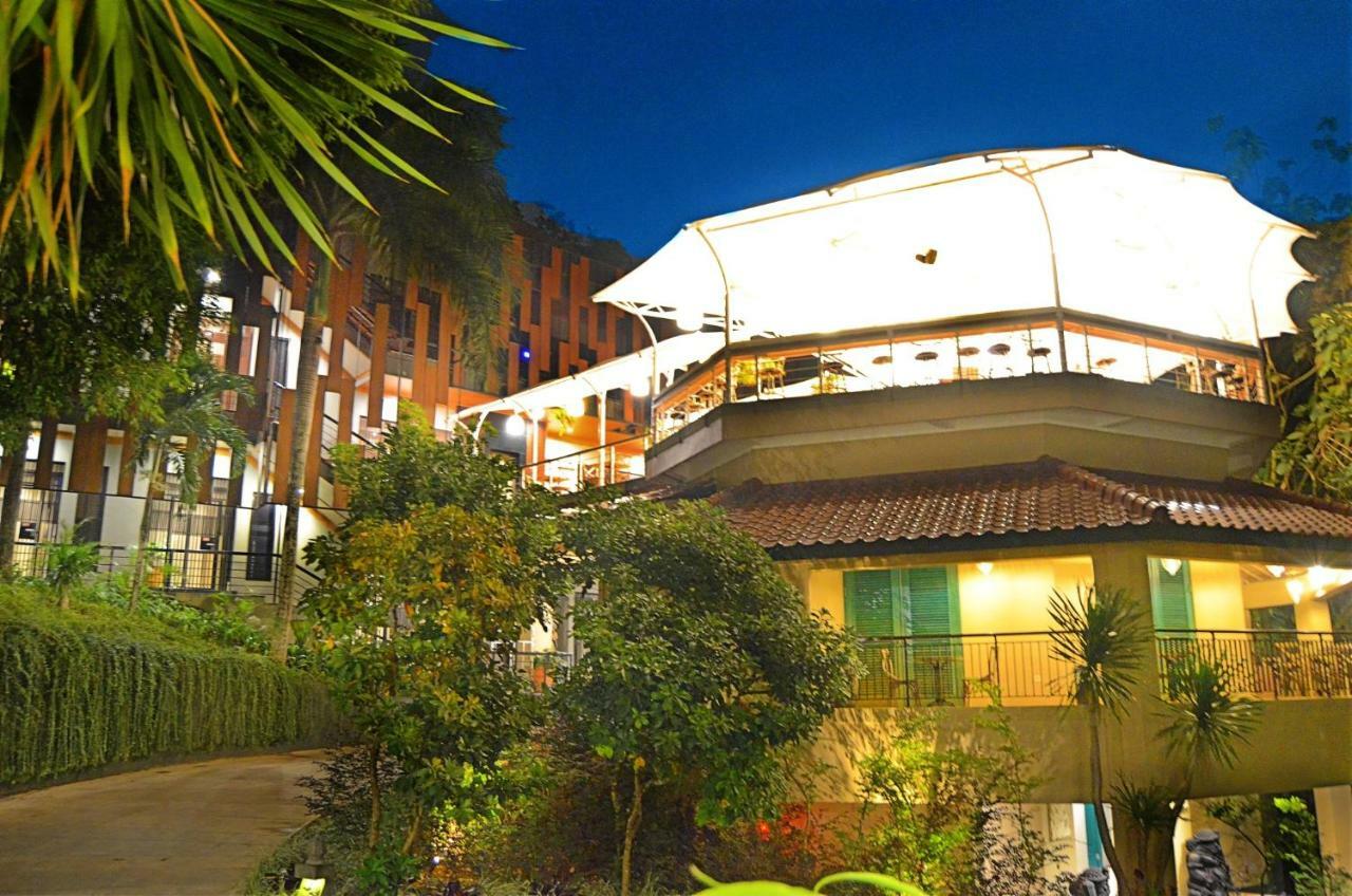 Amanuba Hotel & Resort Rancamaya Bogor Exterior foto