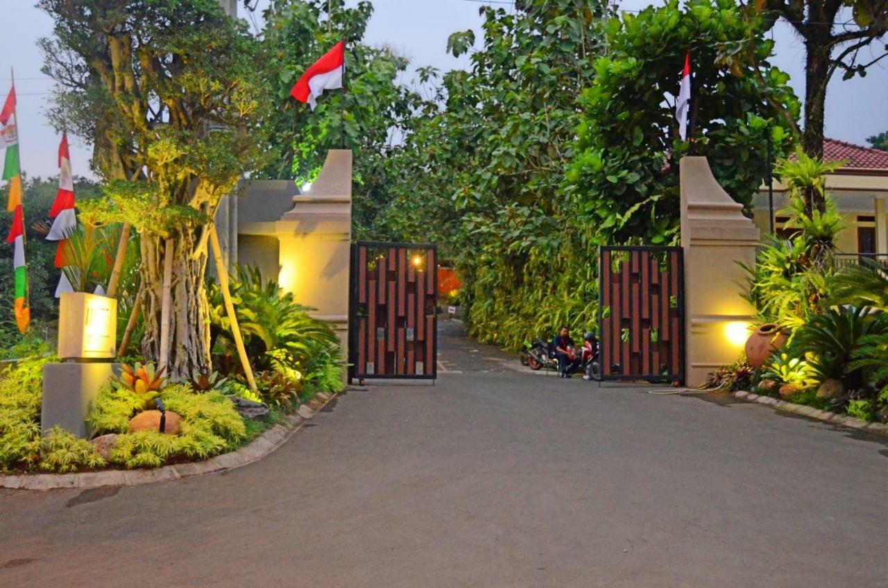Amanuba Hotel & Resort Rancamaya Bogor Exterior foto